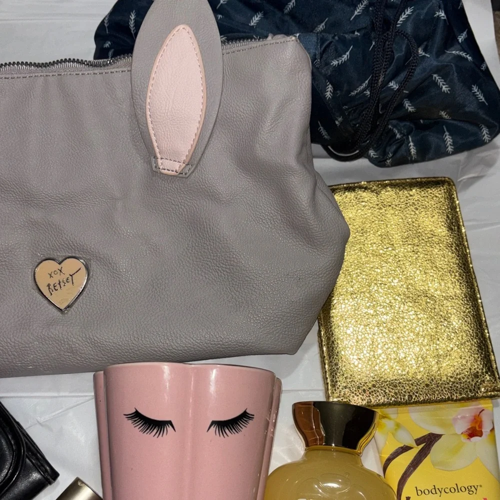 Beauty & Self-Care Bundle – Mixed Accessories + New Cosmetics